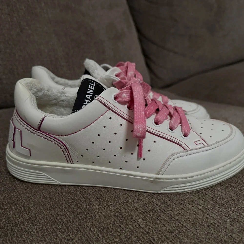 CHANEL White and Pink Sneakers - Picture 3 of 6